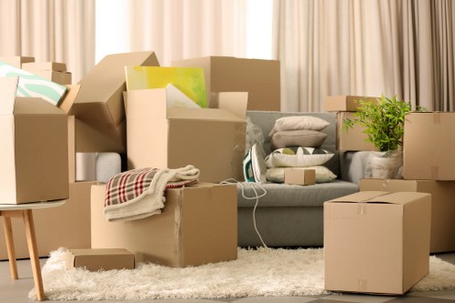 Professional mover handling a compact relocation in Purley